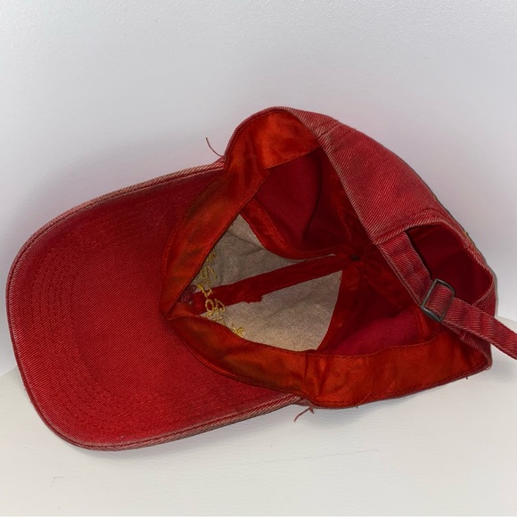 Red Cap - Picture 4 of 4